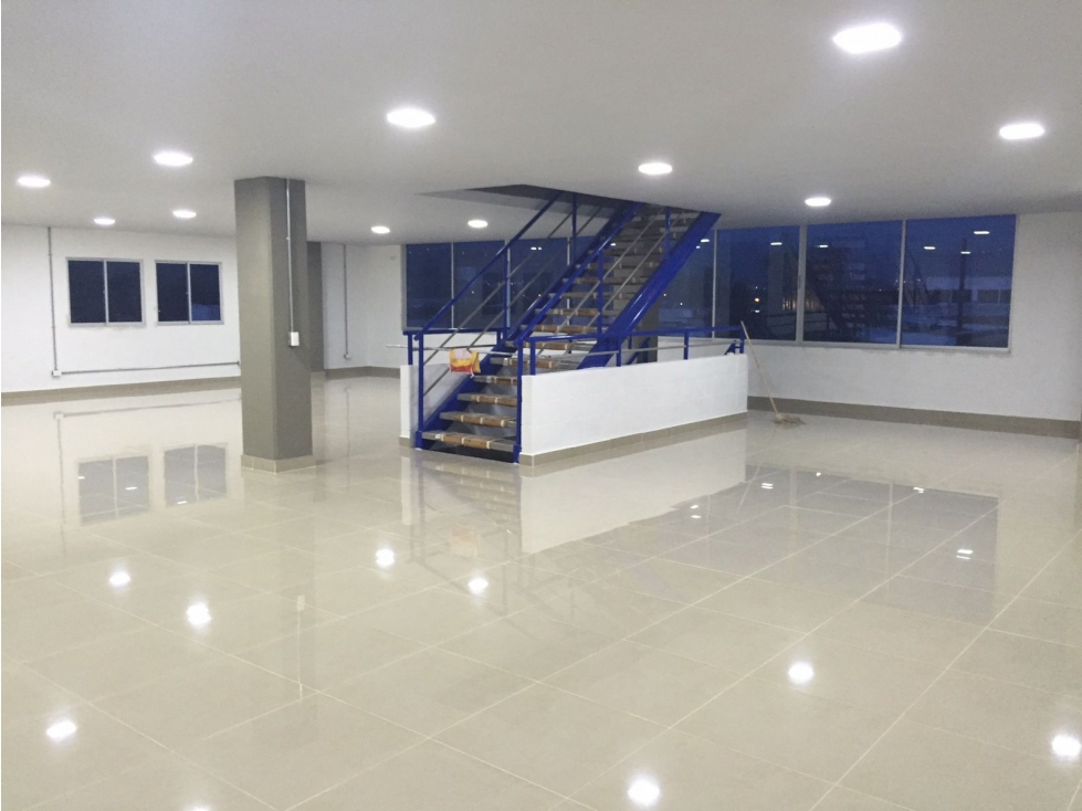 EN VENTA BODEGA EN LA BADEA DOSQUEBRADAS - 2