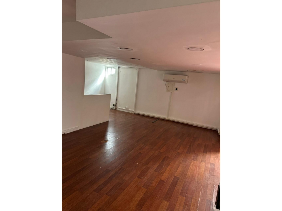 EN VENTA LOCAL COMERCIAL EN LA CIRCUNVALAR