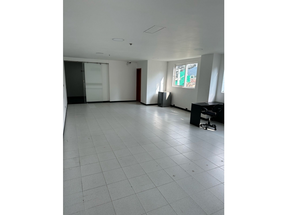 EN RENTA OFICINA EN EL SECTOR DE ALAMOS PEREIRA — foto 3