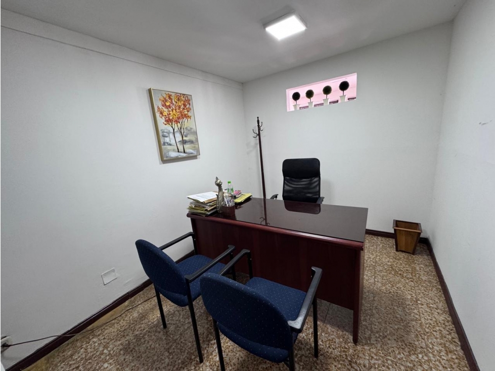EN VENTA OFICINA EN EL CENTRO DE PEREIRA