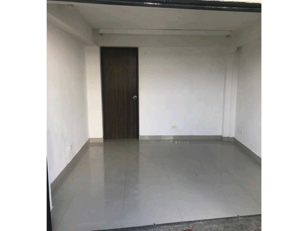 EN VENTA LOCAL EN LA AV 30 DE AGOSTO PEREIRA — foto 2