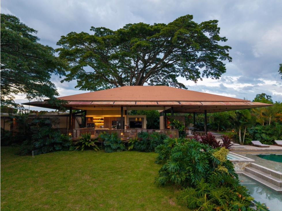 EN VENTA HOTEL PUEBLO TAPAO MONTENEGRO QUINDIO - 1