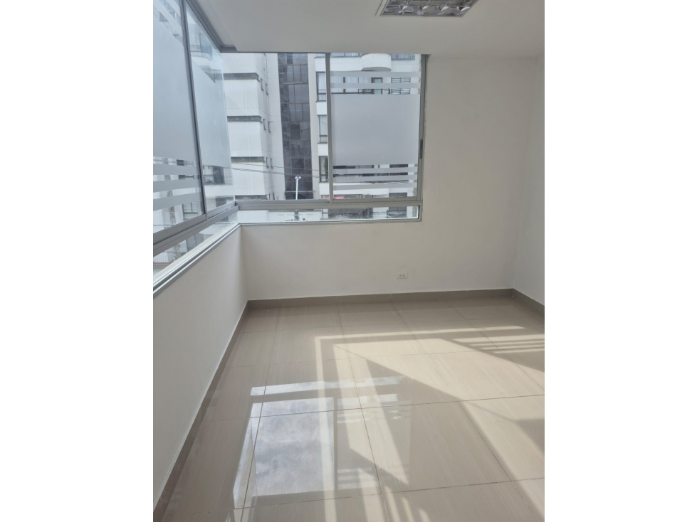 OFICINA EN ARRIENDO 39 M² Y 1 PARQUEADERO EN ALPES, PEREIRA