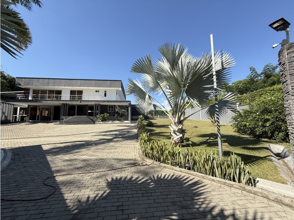 EN VENTA CASA CAMPESTRE CERRITOS PEREIRA