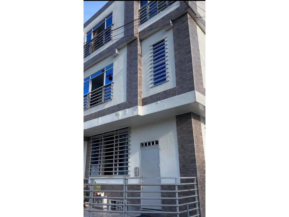 EN VENTA CASA CON 4 RENTAS EN EL POBLADO PEREIRA
