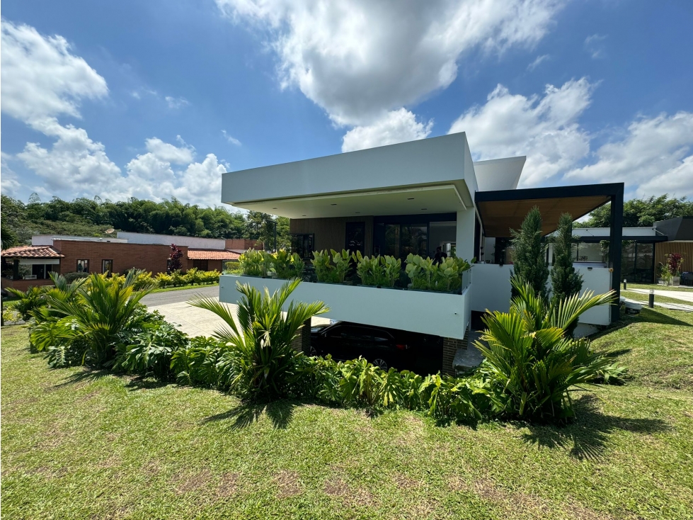 EN VENTA CASA CAMPESTRE CERRITOS PEREIRA