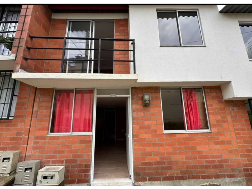 EN VENTA CASA EN MIRADOR DE LLANO GRANDE PEREIRA