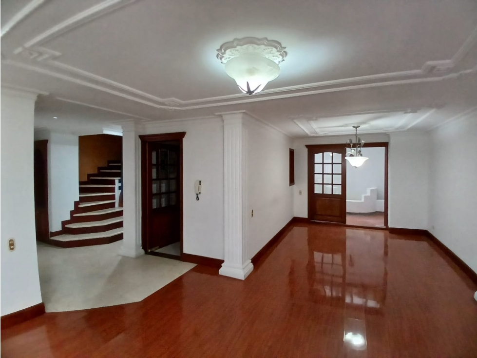 EN VENTA CASA EN PINARES PEREIRA
