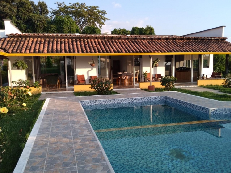 EN VENTA CASA CAMPESTRE EN MORELIA PEREIRA