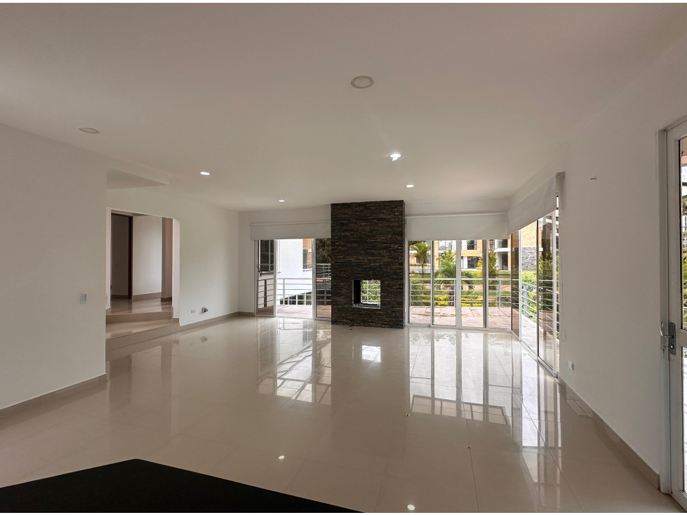 EN VENTA CASA CAMPESTRE CERRITOS PEREIRA