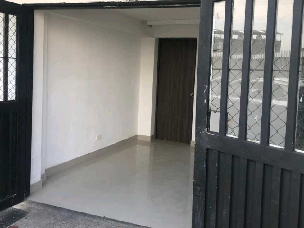 EN VENTA LOCAL EN LA AV 30 DE AGOSTO PEREIRA — foto 4