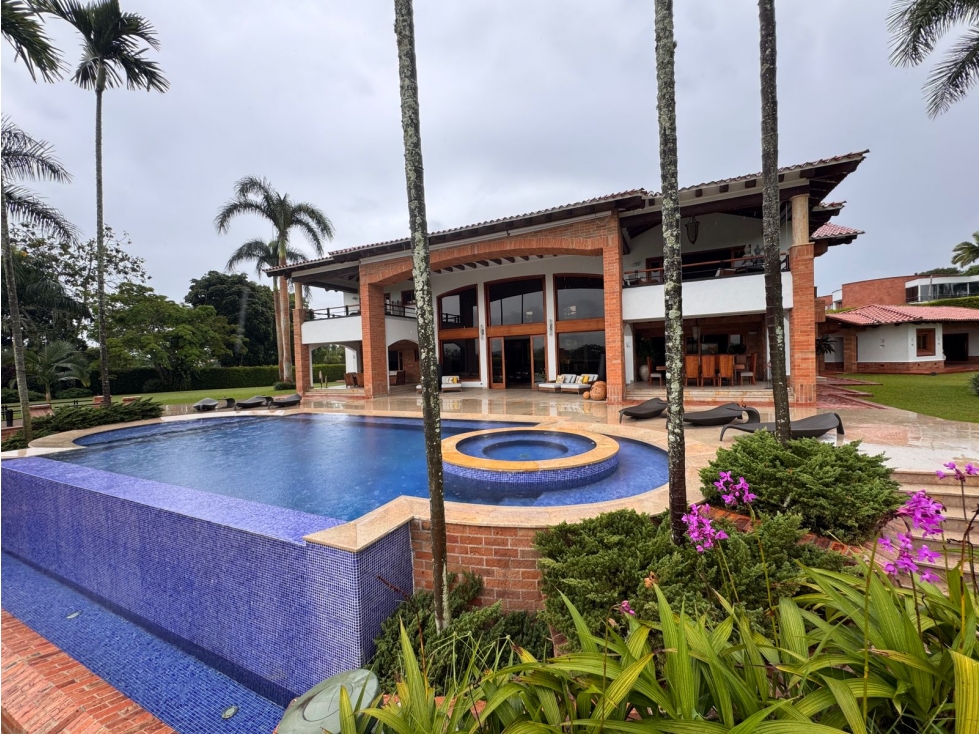 EN VENTA CASA CAMPESTRE A PUERTA CERRADA EN CERRITOS PEREIRA