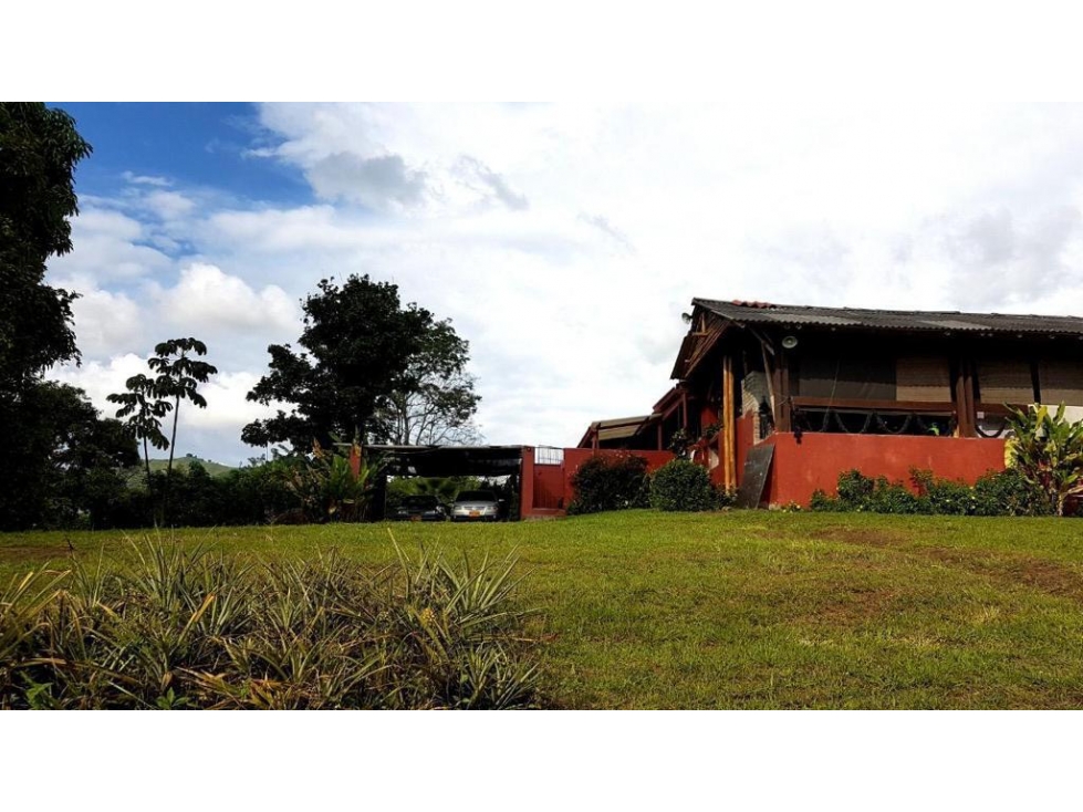 EN VENTA CASA FINCA COMBIA