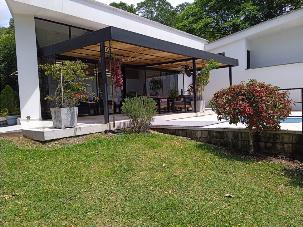 EN VENTA CASA CAMPESTRE E CERRITOS PEREIRA