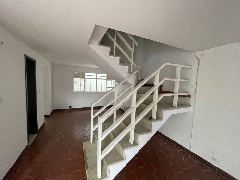 EN VENTA CASA DUPLEX AVENIDA CIRCUNVALAR/ PEREIRA