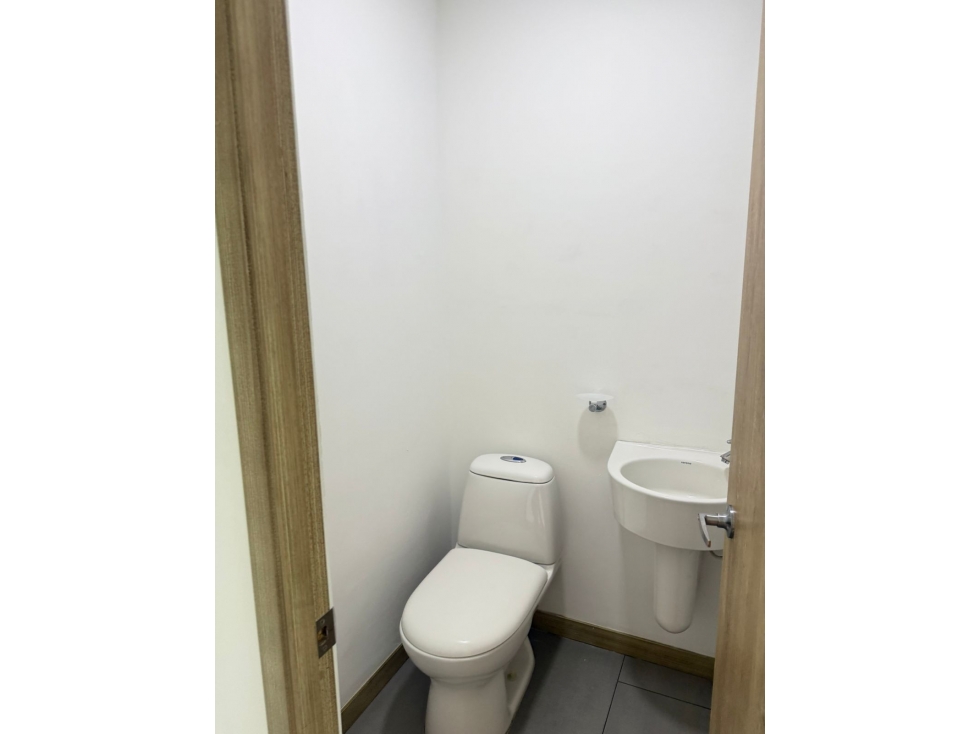 EN RENTA OFICINA EN LOS ALPES PEREIRA — foto 6