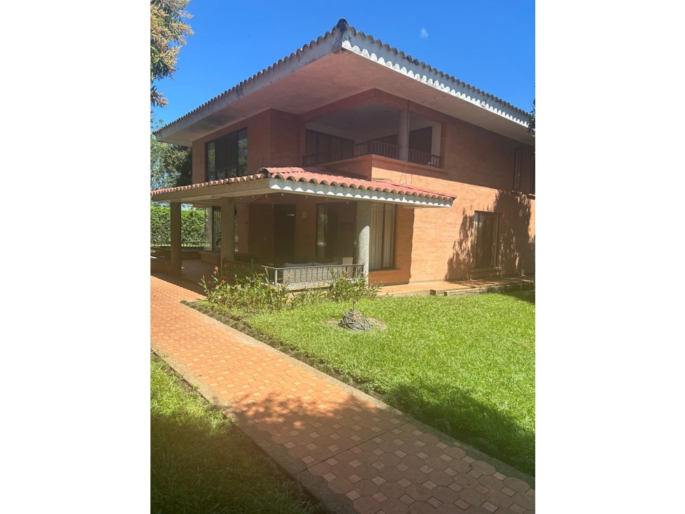 EN VENTA CASA CAMPESTRE EN EXCELENTE SECTOR CERRITOS - PEREIRA