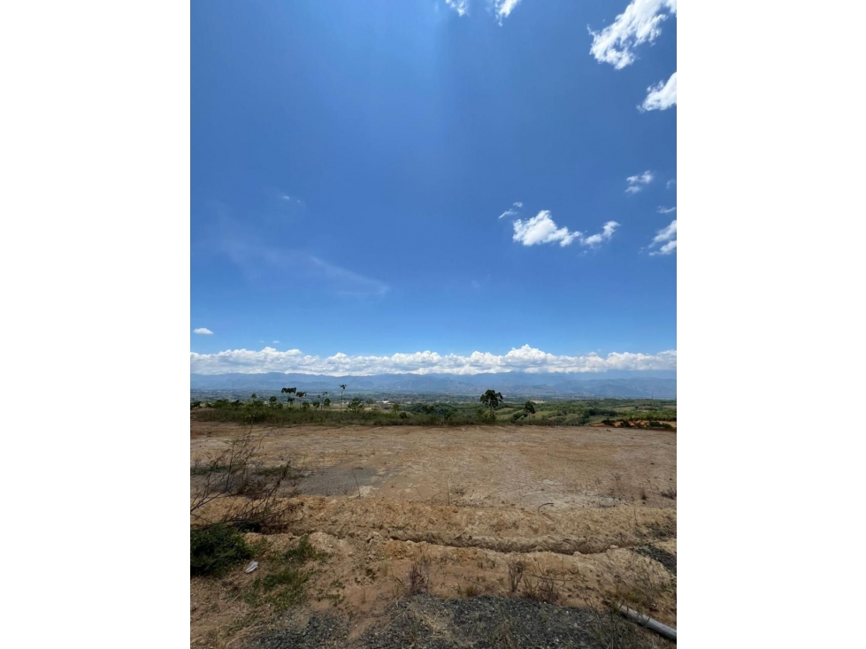 EN VENTA LOTE EN CONDOMINIO CERRITOS PEREIRA