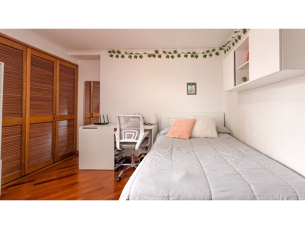 Apartamento para la venta en El Poblado, cerca al CC Santafé, piso 4 — foto 4