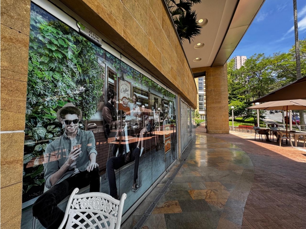 Local comercial para la venta en el C.C Santafé
