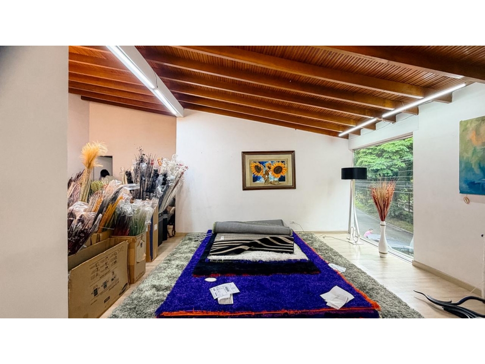 Casa-local para la renta tradicional en El Poblado, Patio bonito — foto 3