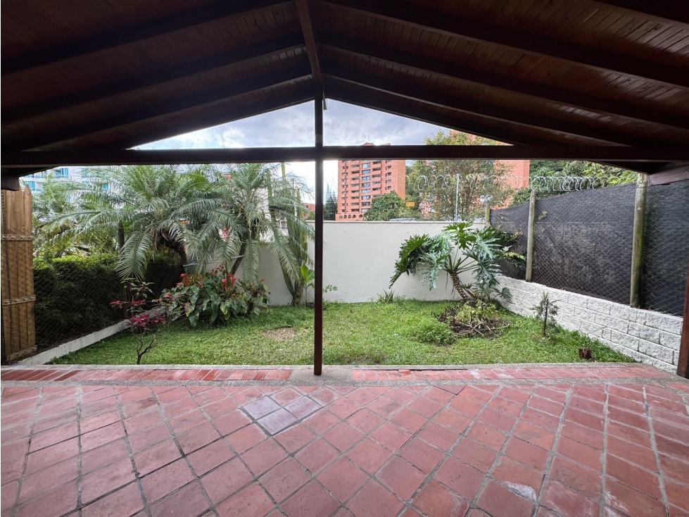 Casa Duplex cerca al Country Club
