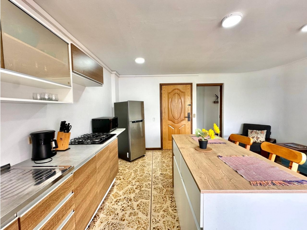 Apartaestudio para la renta en El Poblado, piso 4 — foto 2