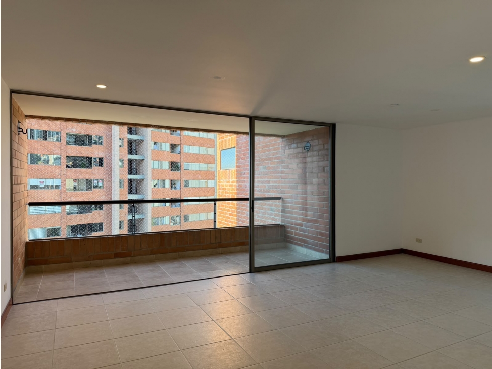 Apartamento para renta y venta en El Poblado-Milla de oro, piso 14 — foto 2