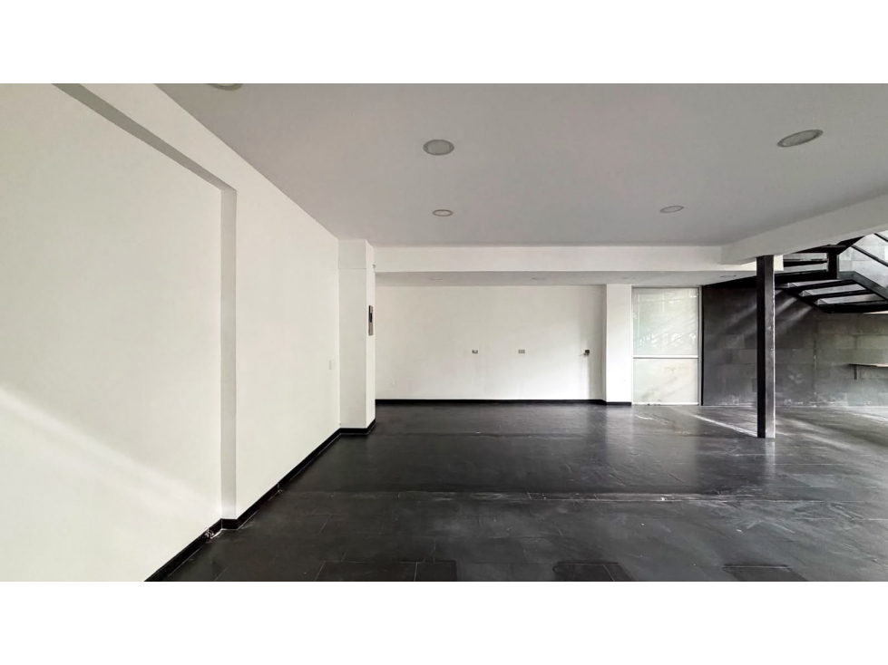 Local comercial para venta y renta en Laureles, la américa