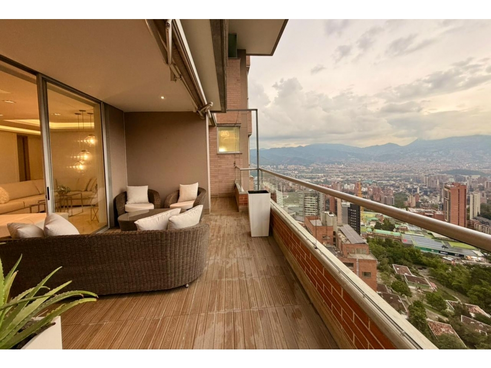 Apartamento para renta amoblada en El Poblado, piso 24