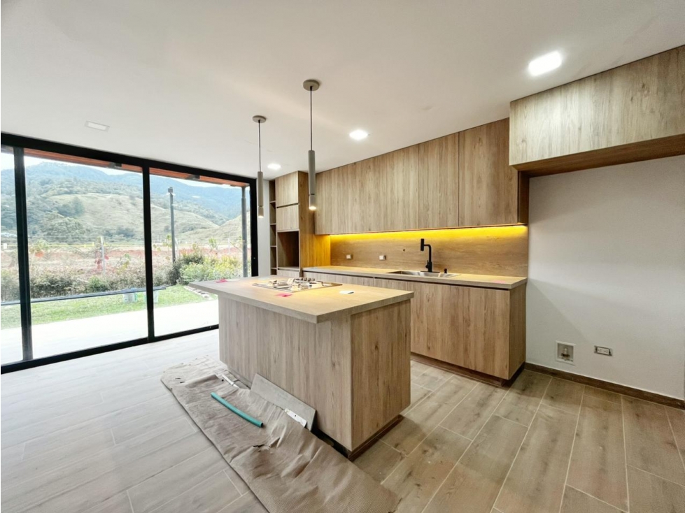 Casa de dos niveles para la venta en El Retiro — foto 3