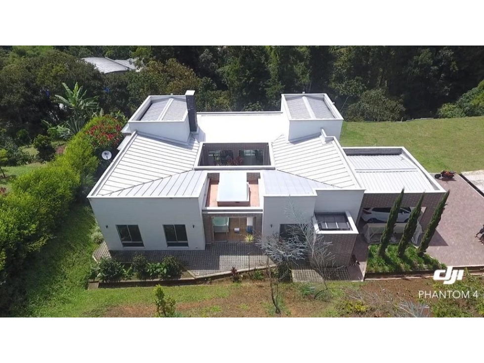 Casa campestre para la venta en la variante Caldas
