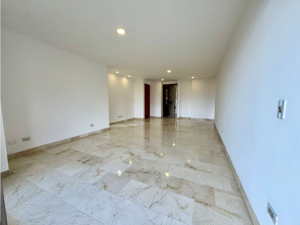 Apartamento para venta en Palmas, piso 7
