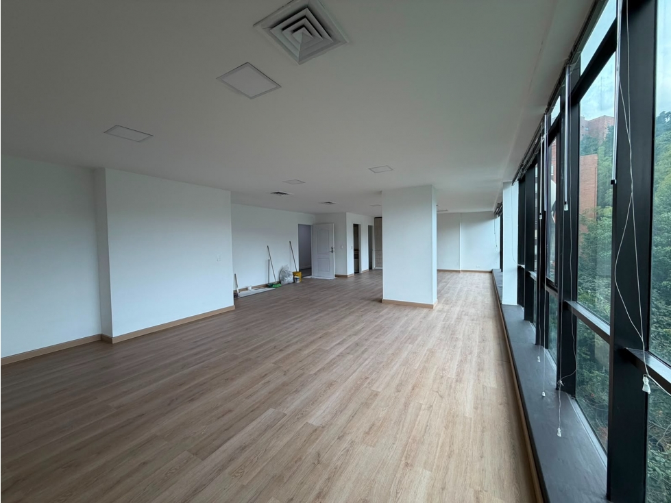 Oficina para venta en Agucatala, piso 5