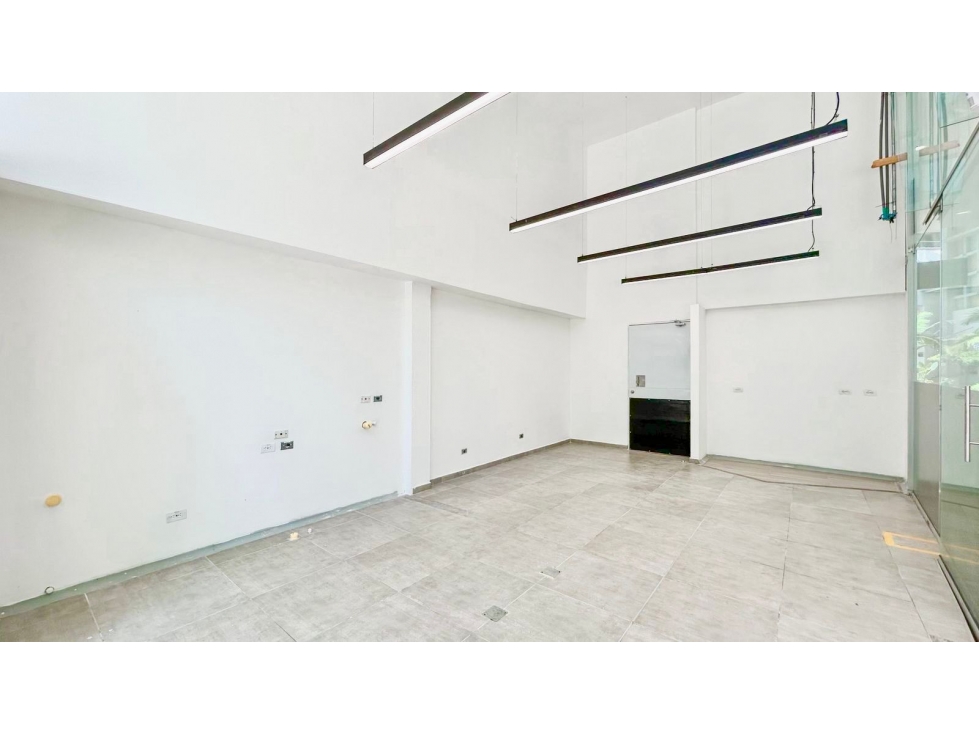 Local comercial para la renta en San Fernando Plaza — foto 3