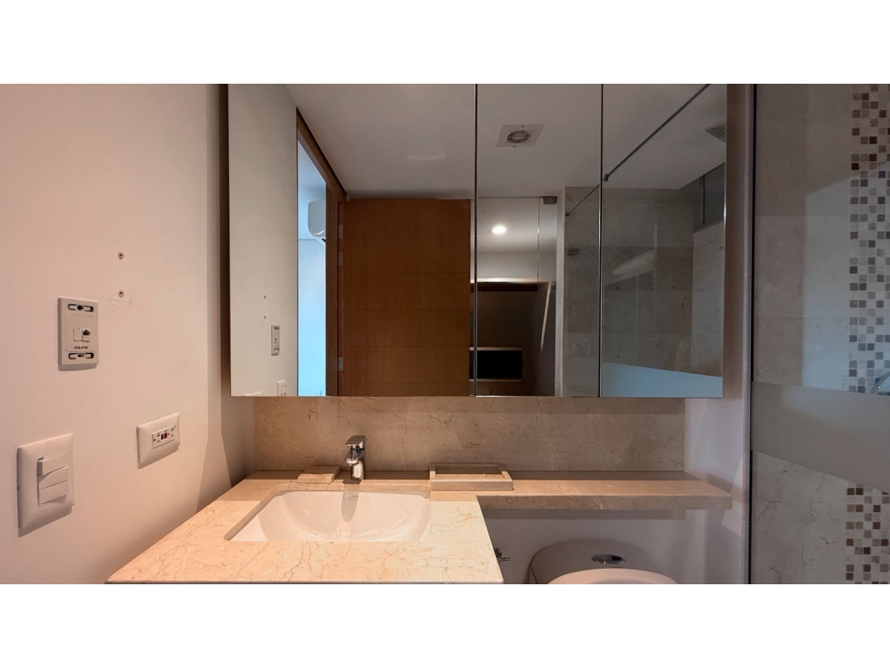 Apartamento para la venta en El Poblado, cerca al Tesoro piso 19 — foto 5