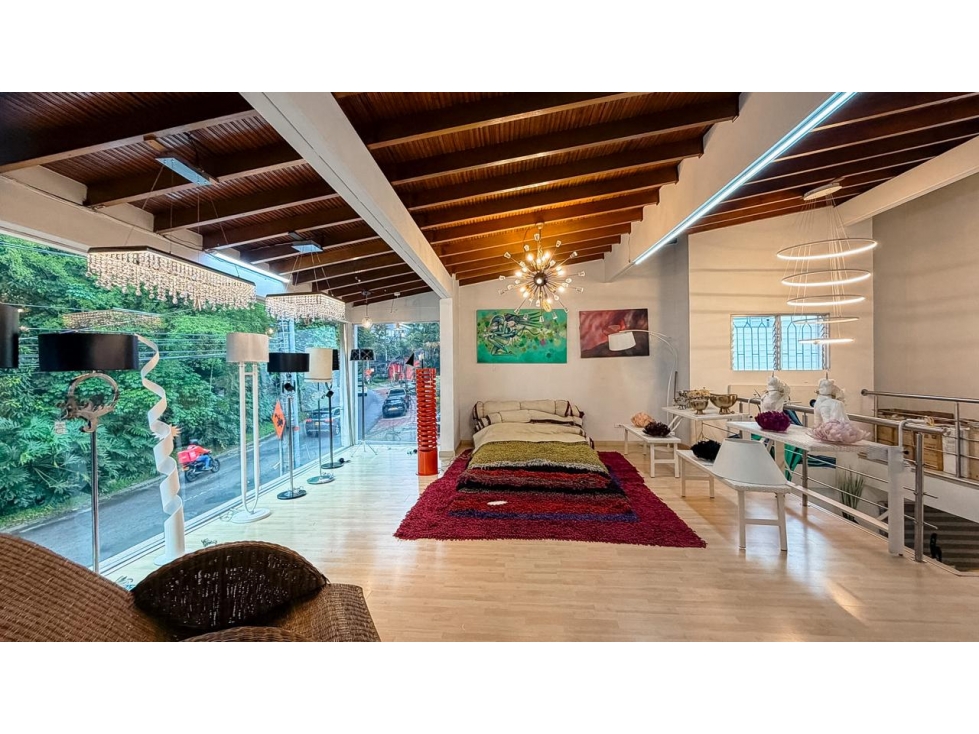 Casa-local para la renta tradicional en El Poblado, Patio bonito — foto 4