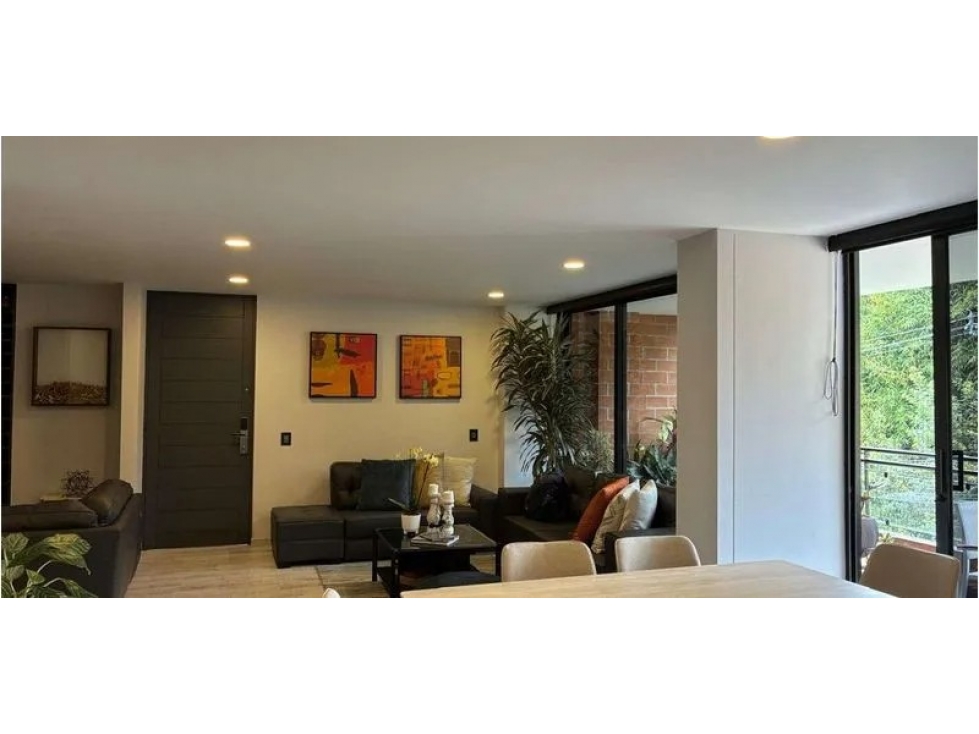 Apartamento remodelado en El Poblado Castropol