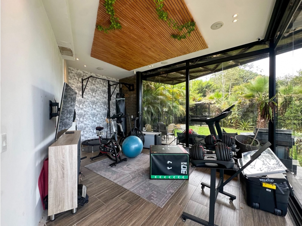 Casa para la venta en El Poblado, en unidad cerrada — foto 3