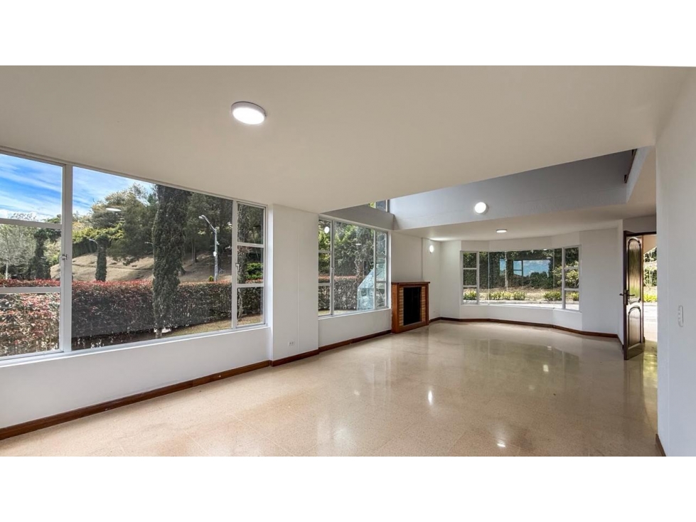 Casa para venta en Altos del Escobero en unidad cerrada — foto 2