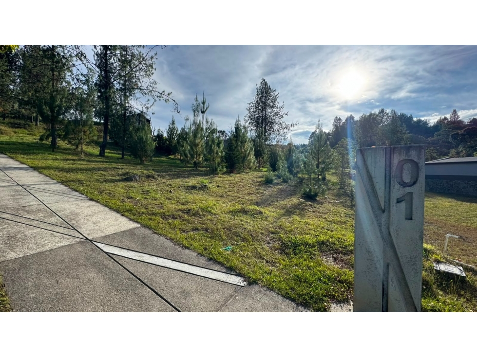 Lote en parcelación para venta en Envigado, altos del escobero — foto 2