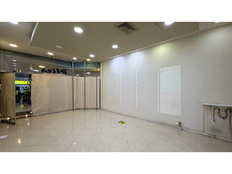 Local comercial en renta y venta en El Poblado, en CC San Diego — foto 2