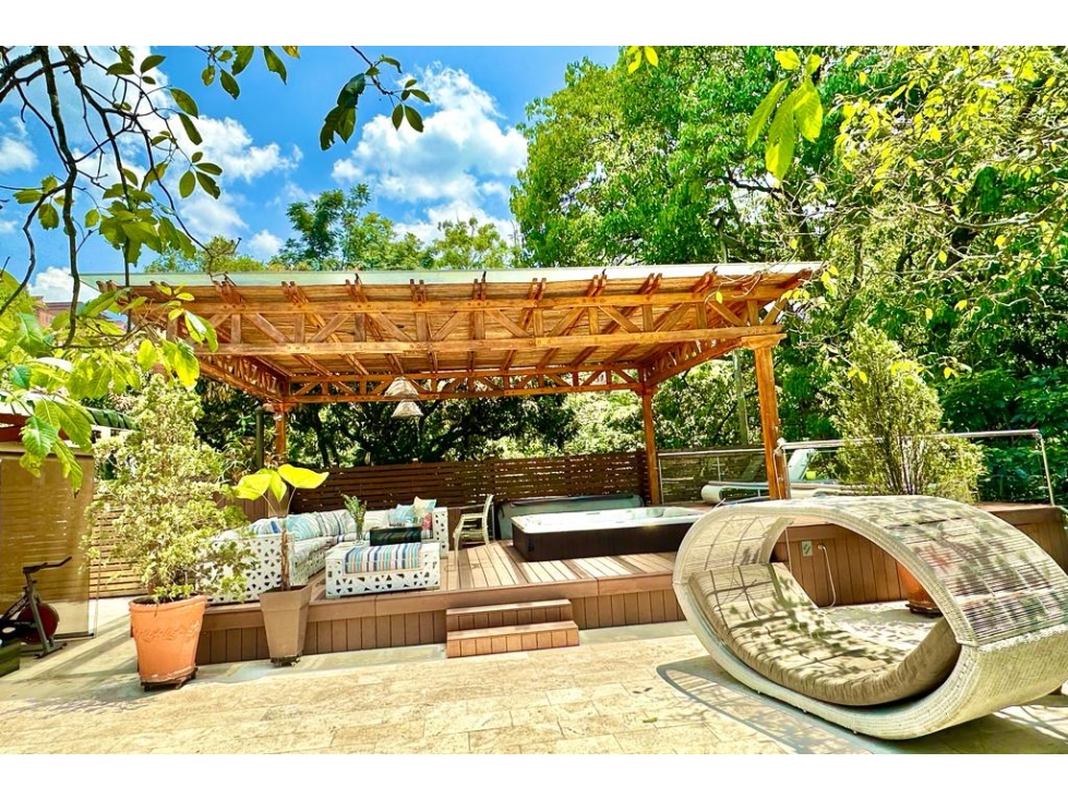 Casa de ensueño en el Poblado cerca al club campestre para la venta