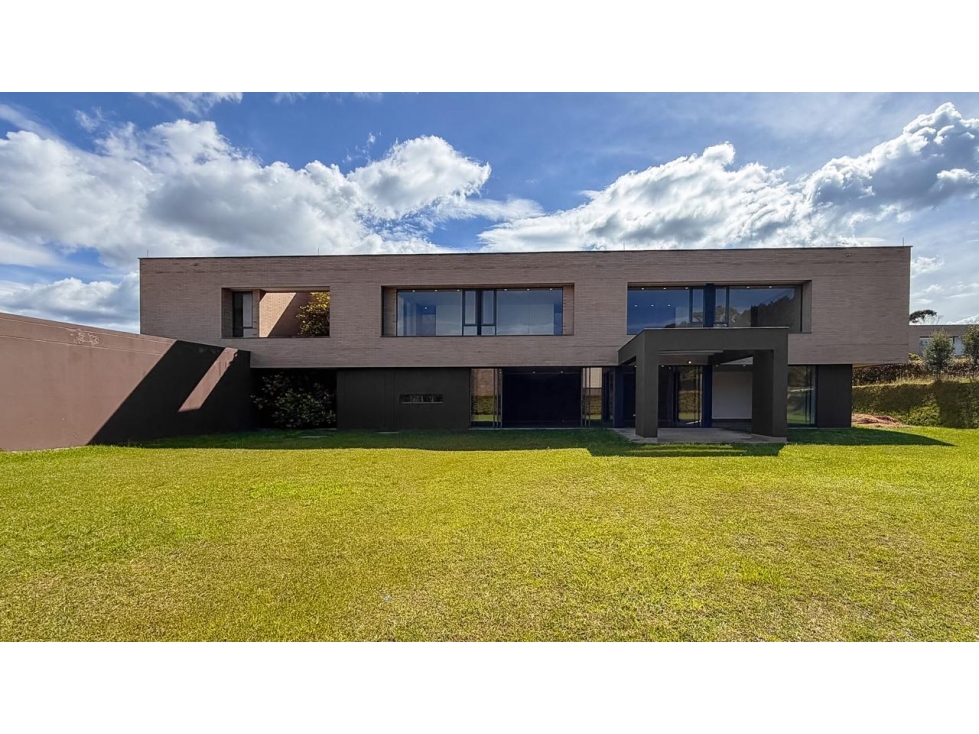 Casa de dos niveles para la venta en Envigado — foto 3