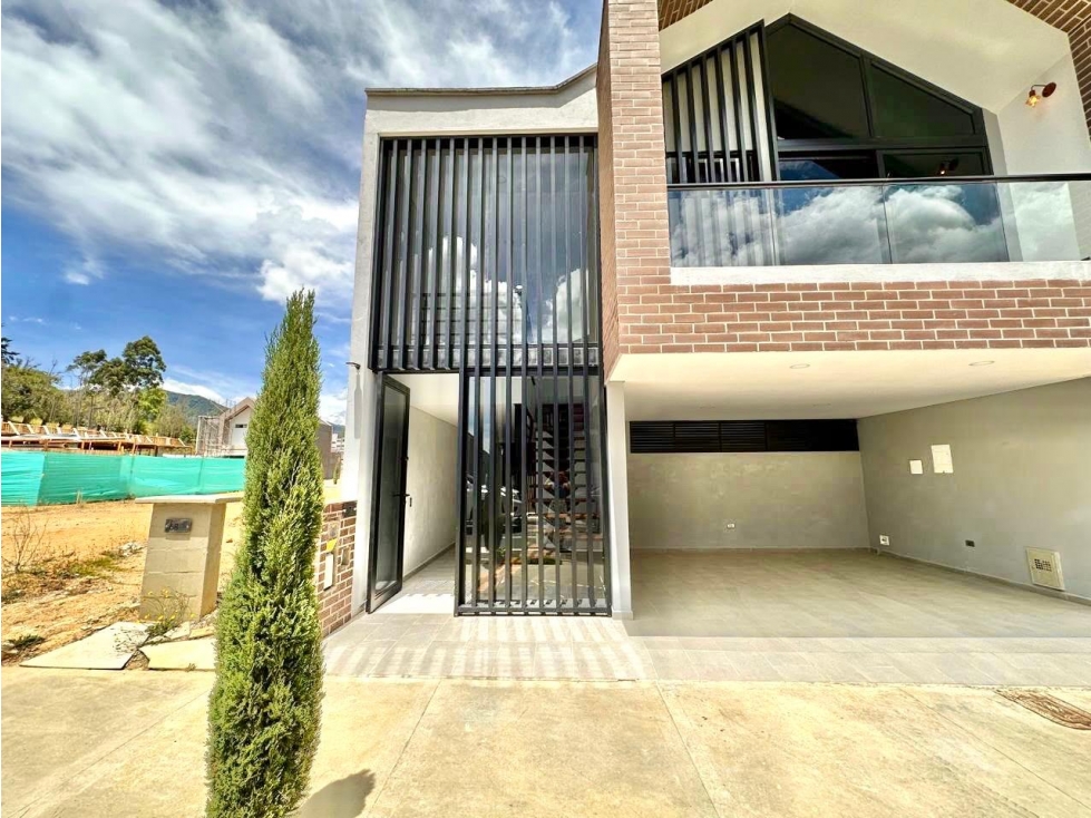 Casa para la venta en la ceja, en unidad cerrada — foto 3
