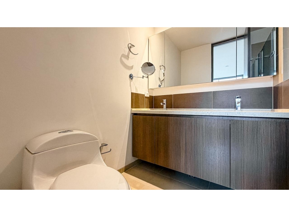 Apartamento para la renta y venta en Castropol, piso 13 - 3