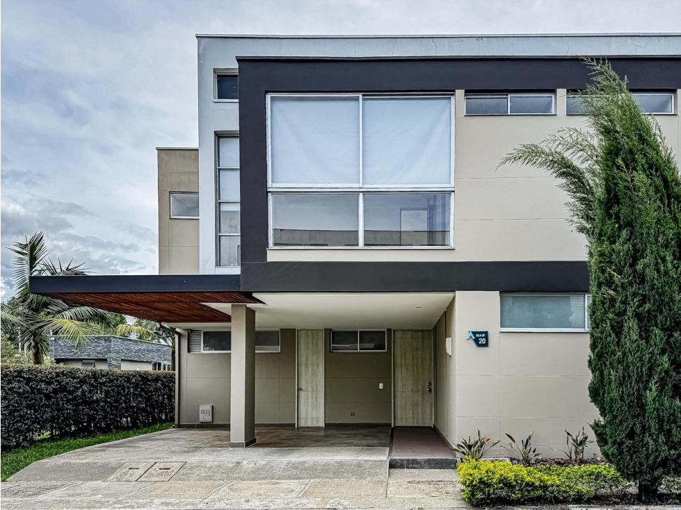 Casa para la renta y venta en llanogrande