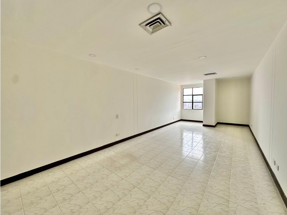 Oficina para la renta tradicional en El Poblado, piso 15 — foto 2