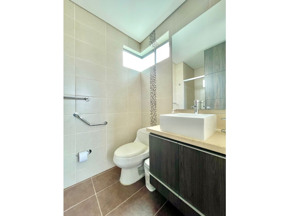 Apartamento para la renta amoblada en El Poblado, piso 15 — foto 4