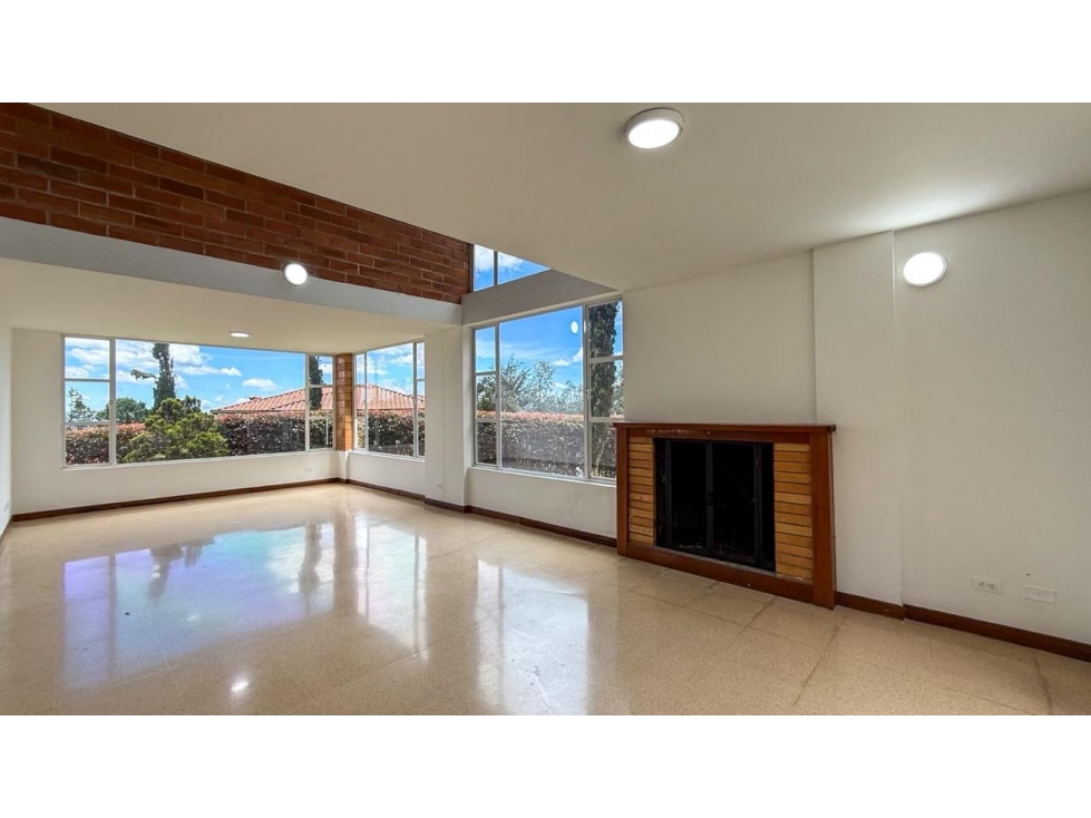 Casa para venta en Altos del Escobero en unidad cerrada — foto 3